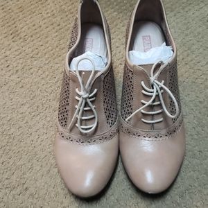 Pikolinos bone tan heels sz 40, 8.5